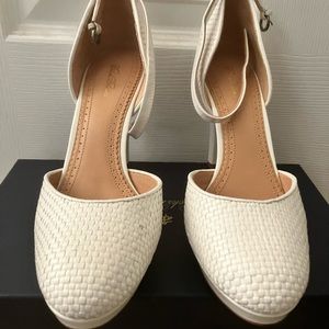 Women’s Brooks Brothers White Leather Woven  Platform Heel 9 1/2